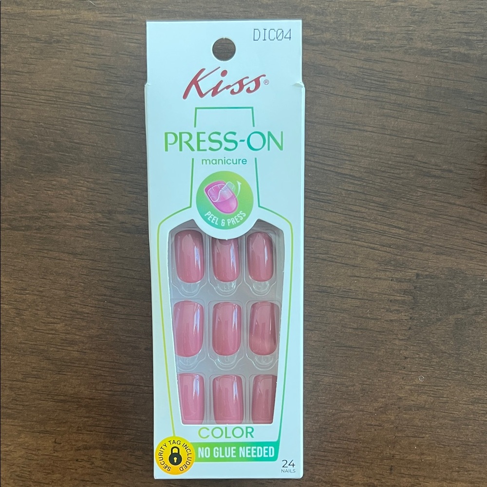 Kiss Press-On Manicure